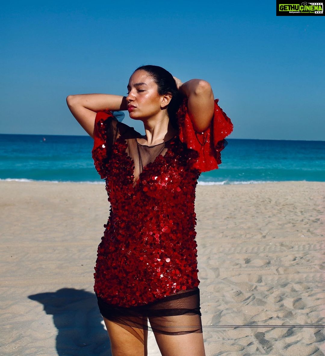 Actress Elena Roxana Maria Fernandes HD Instagram Photos and Wallpapers ...