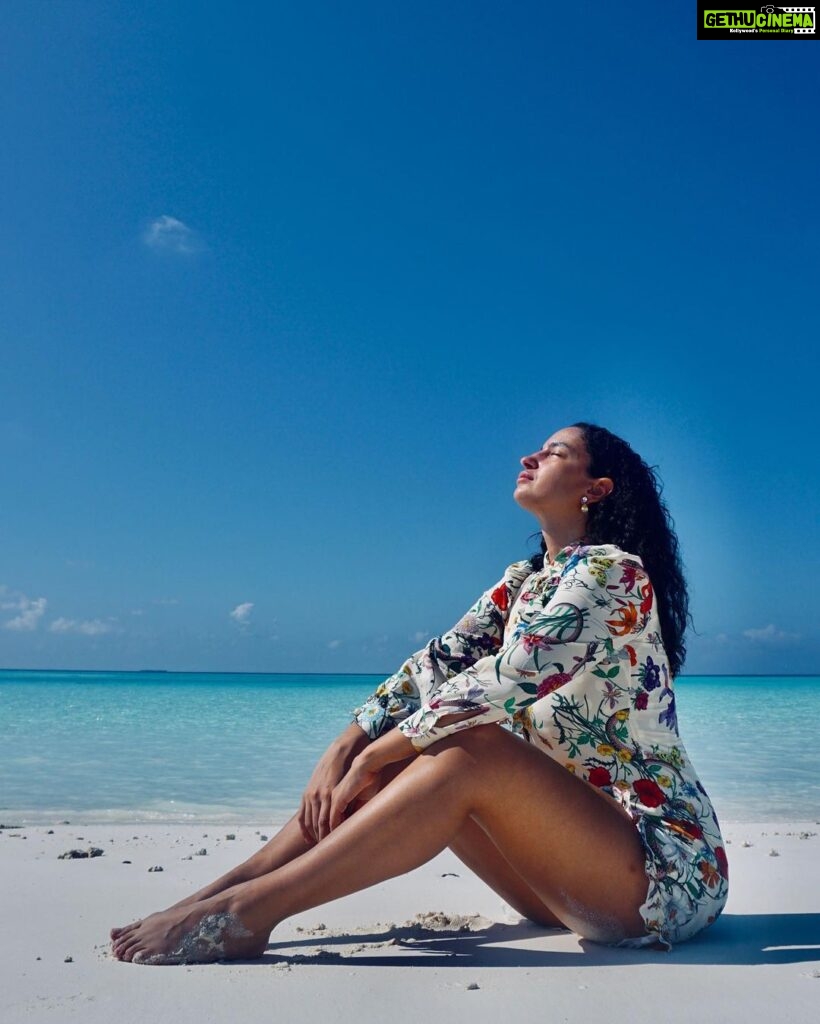 Elena Roxana Maria Fernandes Instagram - Breathe in, breathe out! . . . 📸 @titanofthesea 👗 @gucci 💍 #umeshjivnani #umeshjivnaniluxuryjewels 🏢 @kinanhotels . . #breathe #breatheinbreatheout #travel #traveldiaries #sealife #sealovers #kinanhotels #travel #traveldiaries #maldives #island #islandlife #beach #sun #waves #sea #beautiful #life #body #bodypositive #outfitoftheday #ootd Maldives