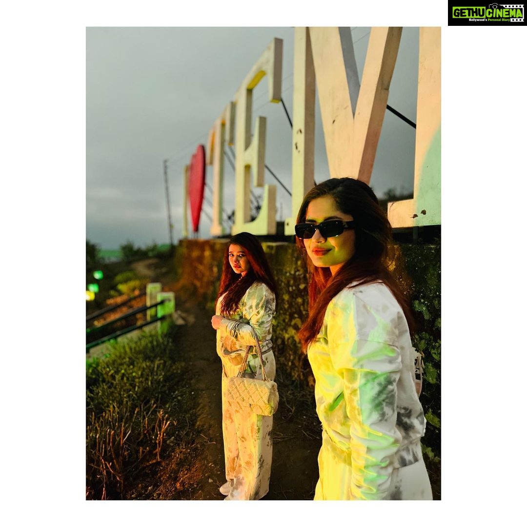 Ena Saha Instagram - Happy sibling’s day sister love 😘❤️😘 My heart first belongs to you than anyone else @ena1996gemini #siblinglove #love #siblinggoals #trending #viral #instagood #instagram #instafashion #sistergram
