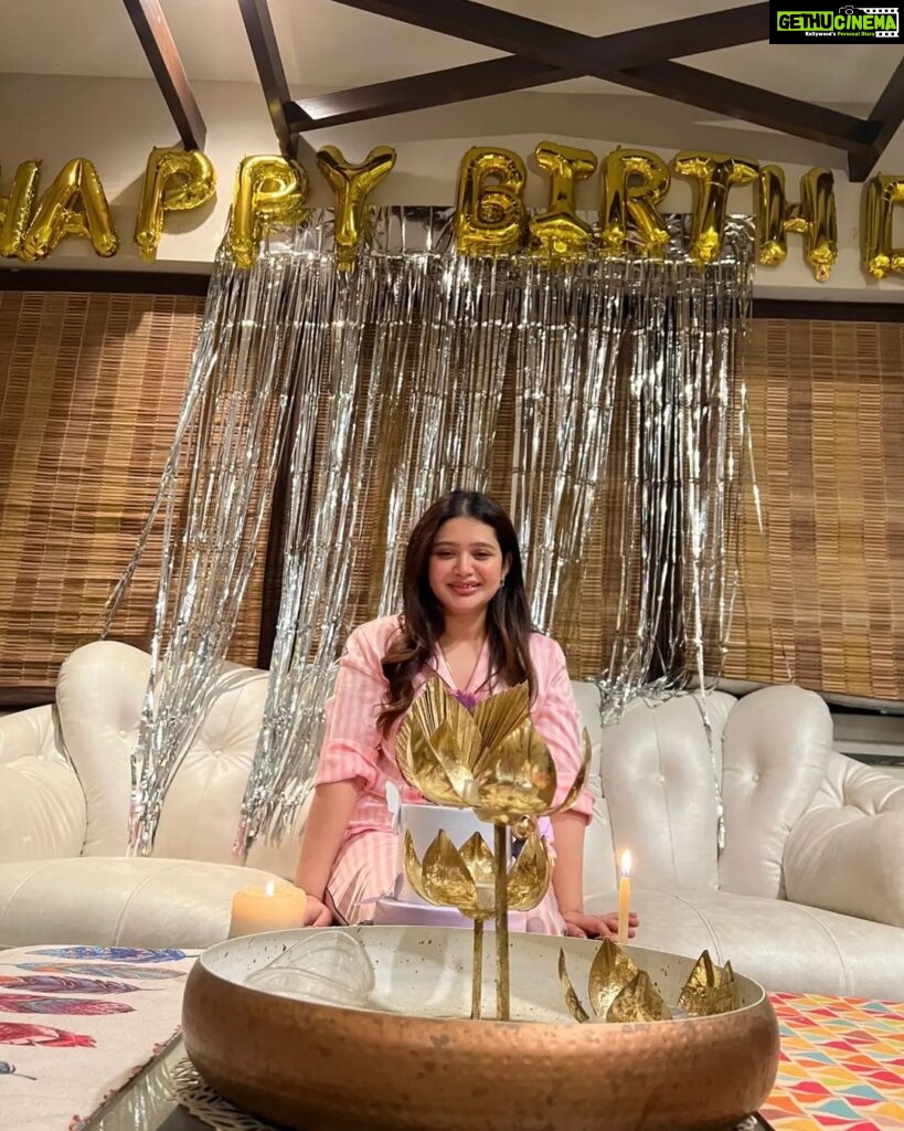 Ena Saha Instagram - Thank you everyone for all Your precious wishes and blessings! So grateful for all You guys..☺❤ . . . #birthday #birthdaygirl #birthdaywishes #birthdayparty #actress #enasaha #cake #gemini #love #loveyouall #fan #fanclub #tollywood #tollywoodonline #foryou #instagood #instagram #kolkata #film