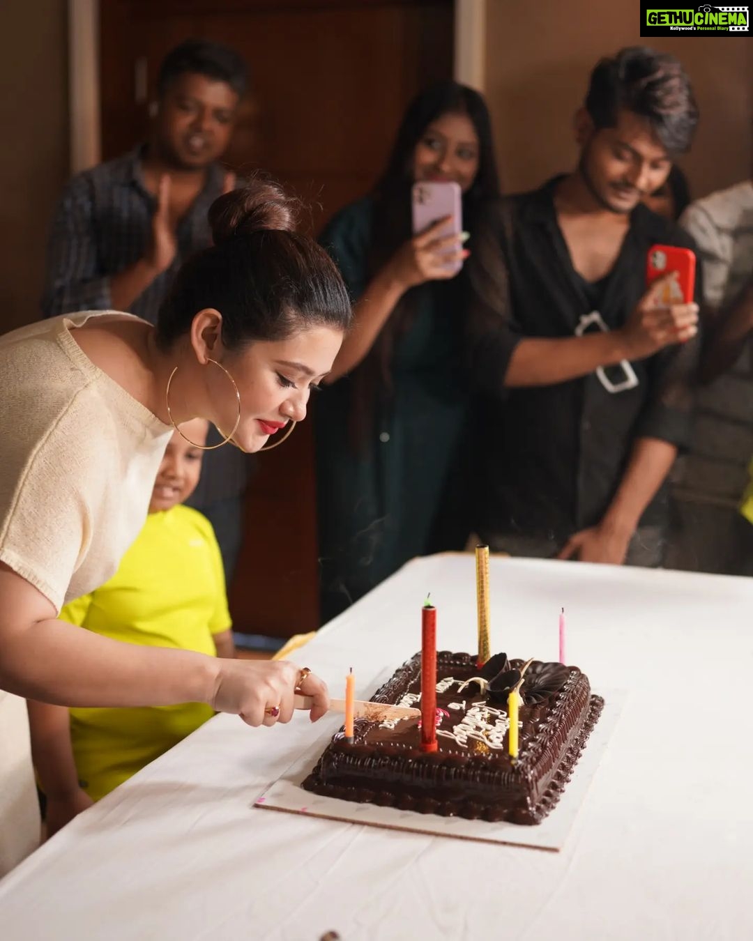 Ena Saha Instagram - Thank you everyone for all Your precious wishes and blessings! So grateful for all You guys..☺❤ . . . #birthday #birthdaygirl #birthdaywishes #birthdayparty #actress #enasaha #cake #gemini #love #loveyouall #fan #fanclub #tollywood #tollywoodonline #foryou #instagood #instagram #kolkata #film