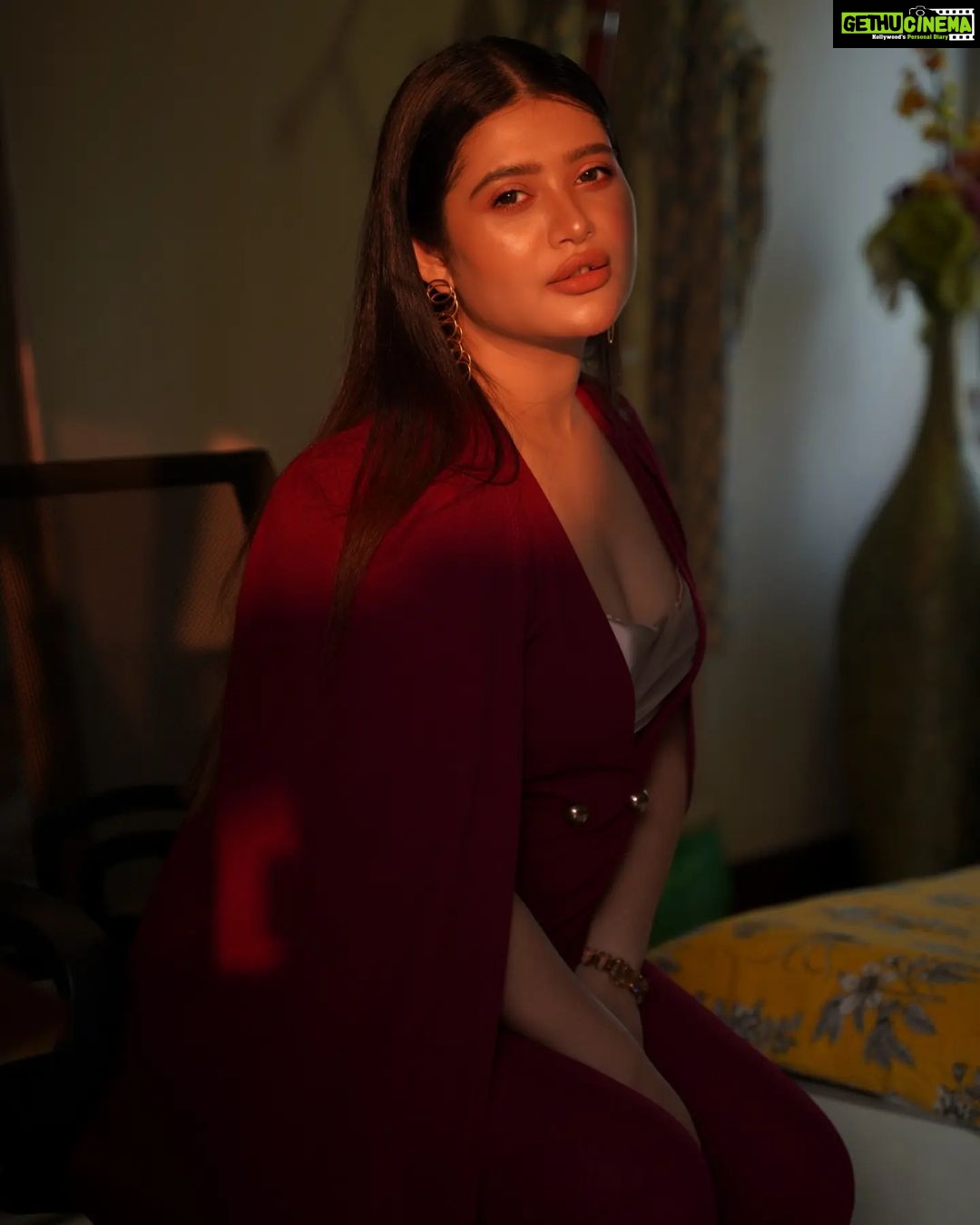 Ena Saha Instagram - How You Love Yourself Is How You Teach Others To Love You... . . . Photography @the_vagabong_creator #enasaha #photooftheday #photoshoot #actress #brown #dress #trending #statement #tollywood #tollywoodonline #outfitoftheday #actorslife #puppy #dog #dogsofinstagram #home #sunset #light #explorepage #explore #nationalpuppyday #t2puparazzi