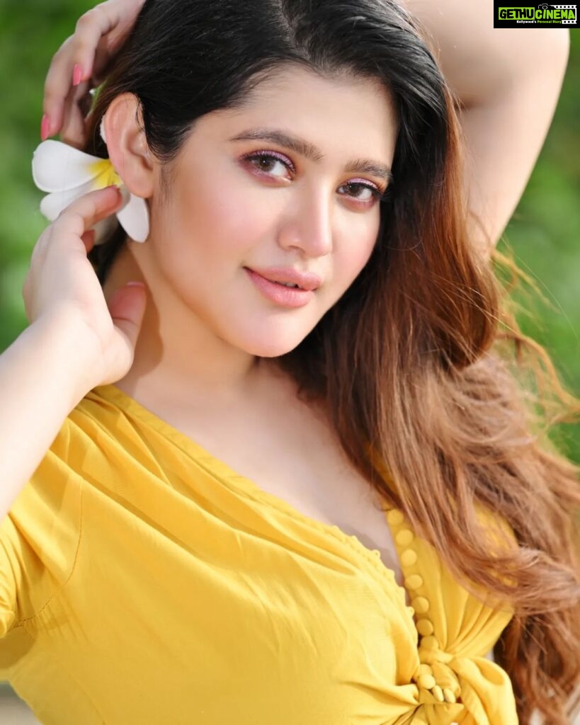 Ena Saha Instagram - #judging a person does not define who they are... It defines who you are... . . . #yellow #yellowdress #actress #shoot #photooftheday #enasaha #statement #outfitoftheday #explorepage #explorepage #diva #fashion #cute #glam #beauty #selflove #tollywood #tollywoodonline