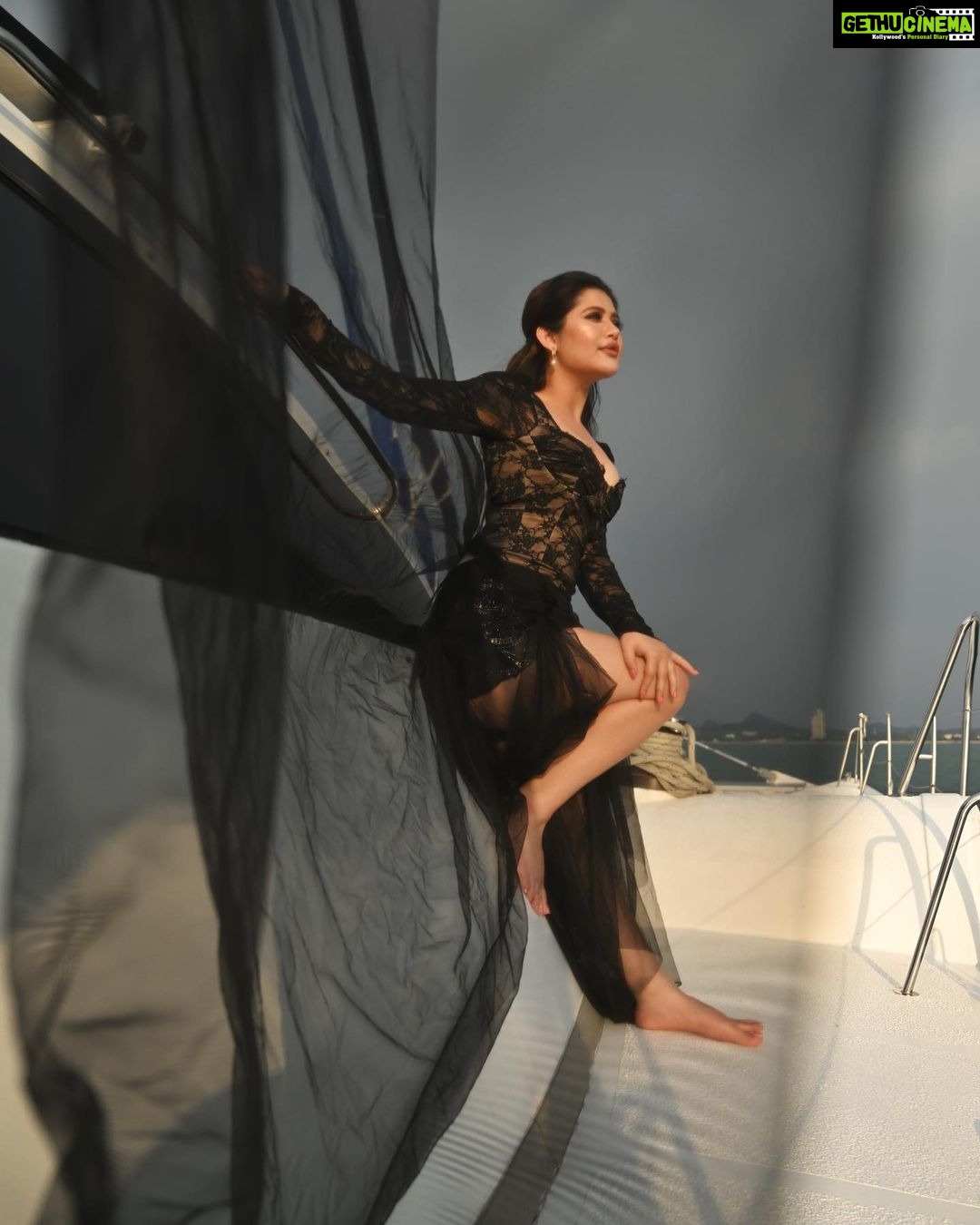Ena Saha Instagram - February is the border between winter and spring 🖤🖤🖤 Photography by @somnath_roy_photography Video @shayakchakraborty Styled by @sandip3432 Hair and make up @sahababusona #shoot #love #costume #sea #yauatcha #black #magic #photooftheday #explore #enasaha Thailand