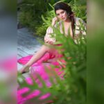 Ena Saha Instagram - Fashion is instant language, you start communicating instantly!🌸 #photoshoot #naturalbeauty #pinkcolor #fashionstyle #explore #enasaha
