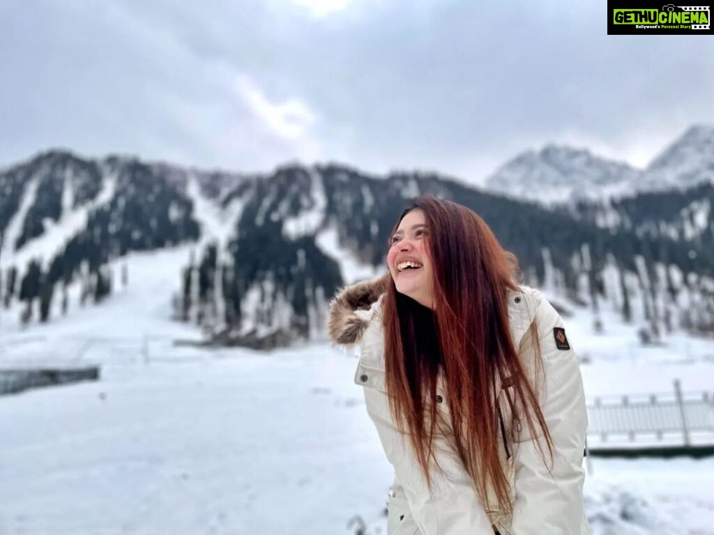 Ena Saha Instagram - This might be my chilliest adventure yet... #chillvibes #snow #winter #fashionstyle #vacymode