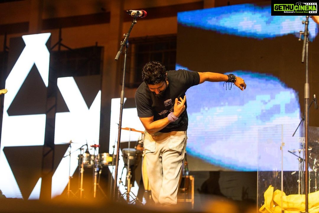 Farhan Akhtar Instagram - The energy last night in Indore was off the scale. No rain or storm could stop the #Toofaan of love that you beautiful people brought with you. Big hug and see you soon. ♥️ #music #live #gig #concert #rock Images @akhileshganatraphotography