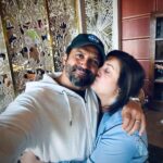 Farhan Akhtar Instagram - Start to the day with a kiss from capri 9 @farahkhankunder .. aur kya chahiye 😊♥️