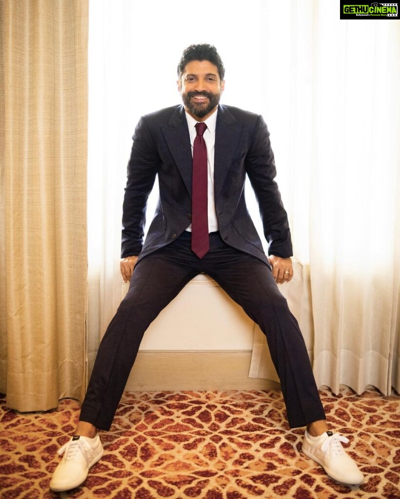 Farhan Akhtar Instagram - Suits me just fine 😉 Stylist @divyakdsouza Asst @fusionandfashion07 Suit @sshomme Tie @thetiehub Shoes @prada Image @ayushk9