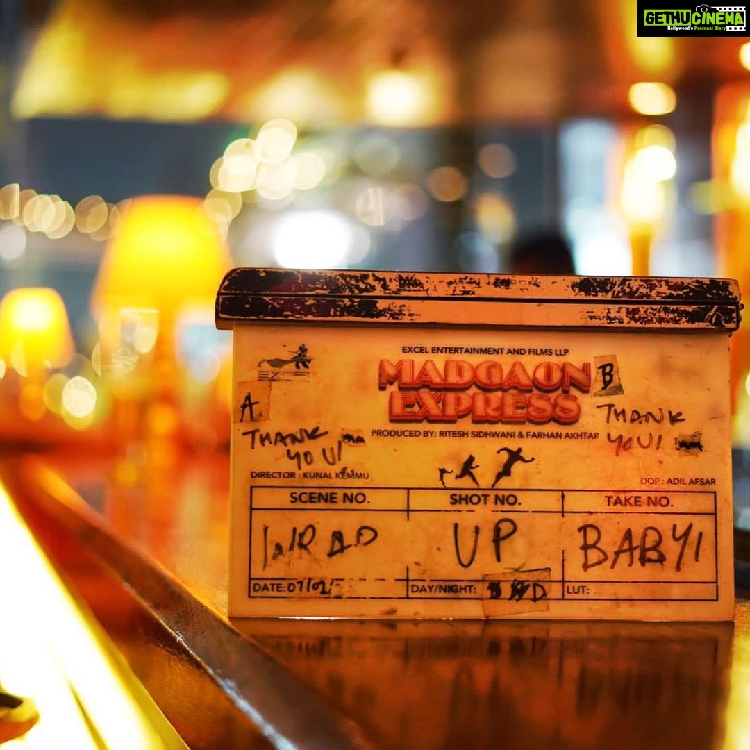 Farhan Akhtar Instagram - It’s a wrap & our #MadgaonExpress has departed with happy faces and lots of love🎬 @divyenndu @pratikgandhiofficial @avinashtiwary15 @norafatehi @kunalkemmu @excelmovies @ritesh_sid @adilafsarz @roo_cha @kassimjagmagia @vishalrr