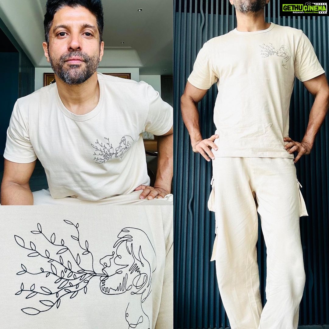 Farhan Akhtar Instagram - Feeling good in my Effy x Shakya creation.. great stuff @chatdelalune .. keep them coming. ♥️