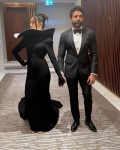 Farhan Akhtar Instagram - Wonderful weekend with the fam, friends and a festive vibe. 
@shibanidandekarakhtar @farahkhankunder @hansichika 

Thank you to @atlantistheroyal @iamanagementinternational @sonal_vara @ashtjc @bottomlinemedia @hcmediamgmt 
#atlantistheroyal