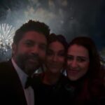 Farhan Akhtar Instagram - Wonderful weekend with the fam, friends and a festive vibe. @shibanidandekarakhtar @farahkhankunder @hansichika Thank you to @atlantistheroyal @iamanagementinternational @sonal_vara @ashtjc @bottomlinemedia @hcmediamgmt #atlantistheroyal