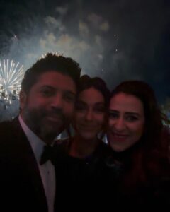 Farhan Akhtar Instagram - Wonderful weekend with the fam, friends and a festive vibe. 
@shibanidandekarakhtar @farahkhankunder @hansichika 

Thank you to @atlantistheroyal @iamanagementinternational @sonal_vara @ashtjc @bottomlinemedia @hcmediamgmt 
#atlantistheroyal
