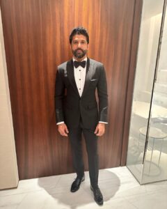 Farhan Akhtar Instagram - Wonderful weekend with the fam, friends and a festive vibe. 
@shibanidandekarakhtar @farahkhankunder @hansichika 

Thank you to @atlantistheroyal @iamanagementinternational @sonal_vara @ashtjc @bottomlinemedia @hcmediamgmt 
#atlantistheroyal