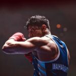 Farhan Akhtar Instagram – High definition 🥊

#boxing #faroutfitness #getinthering #training #burn #sweat #health #everyrepcounts #toofaan #toduntaak👊