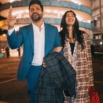 Farhan Akhtar Instagram - An evening to remember. The atmosphere was electric..!! And to watch my team dominate RM and score 4 .. WHAT A TREAT..!! 🔥🔥 Now for the final. Let’s go #mancity .. let’s bring her home 👊🏽🏆 Thank you @etihad .. thank you @mancity for hosting us. Big big hug to your team who were absolutely incredible. Images @sebporter 🙏🏽♥️ Overcoat @sshomme Shoes @dmodotofficial
