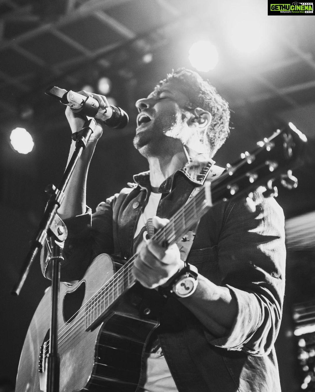Farhan Akhtar Instagram - Thank you Bengaluru and Indore. Was an absolute treat playing for you. See you next time. ♥️ #echoes #tour #music #live #gig #real #swiggysteppinout #livetheamericanpride Images @haintohhain