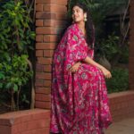 Faria Abdullah Instagram - The ability to flow and be still as and when required is a life skill no? Water, they said be like water. Styled by @officialanahita Outfit: @labelkomalshah Pic: @_anupphotography