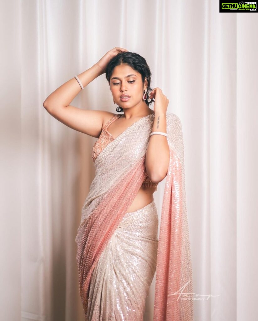 Faria Abdullah Instagram - Being simple can be one of the most complicated things in the world. Ironic no? Styled by @officialanahita Saree: @zarijaipur Pics: @_anupphotography