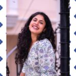 Faria Abdullah Instagram - Pov: you make me smile 🤗 Styled by @officialanahita Outfit: @notchabovecreations Footwear: @Septembershoes Pics: @v_capturesphotography