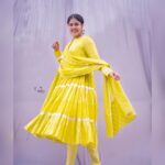 Faria Abdullah Instagram - Agar Anarkali pehni ho and dimaag mai masakali na baj raha ho tho is there even a point? Styled by @officialanahita Outfit: @indishreelabel Earrings: @Xxessories Footwear: @Septembershoes Pics: @v_capturesphotography