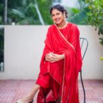 Faria Abdullah Instagram - Look for the Pyaar in every moment ✨❣️ Styled by @officialanahita Outfit: @Labelkomalshah Earring: @sara.costumejewellery Pic: @they_call_me_keshu