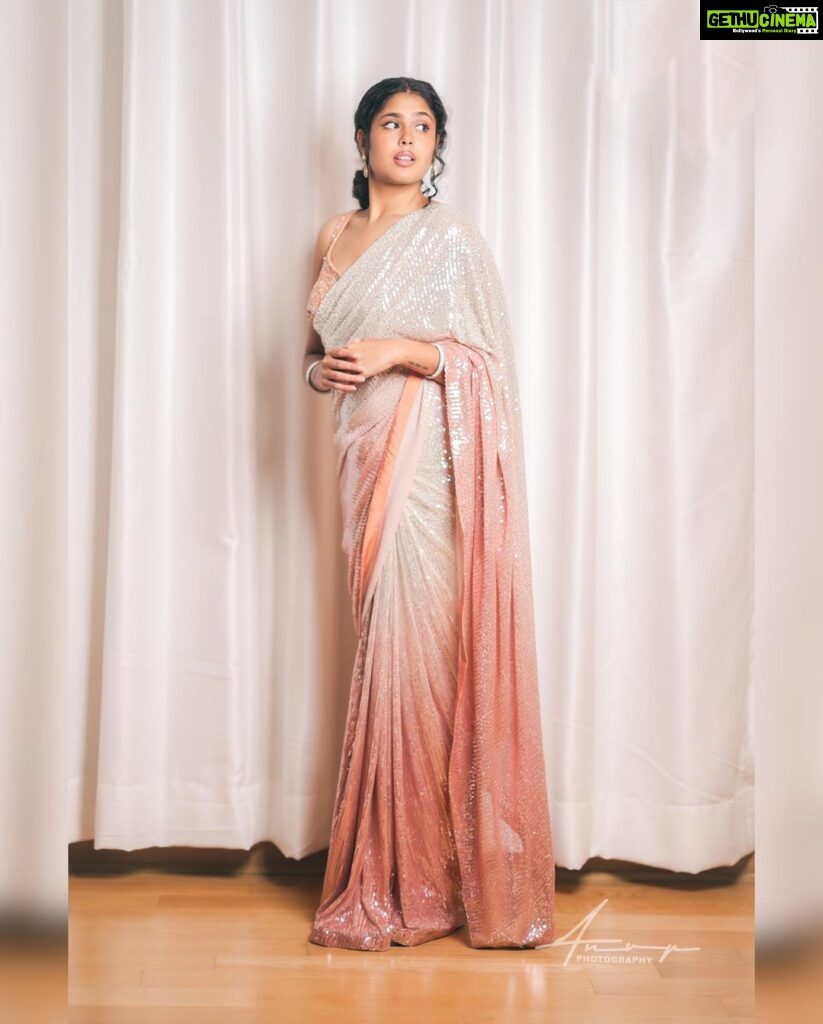 Faria Abdullah Instagram - Being simple can be one of the most complicated things in the world. Ironic no? Styled by @officialanahita Saree: @zarijaipur Pics: @_anupphotography