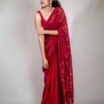 Faria Abdullah Instagram – If my head is cut in the square frame grid, it’s gonna look really funny. 

Styled by @officialanahita 
Saree: @thumkaofficial 
Pics: @they_call_me_keshu