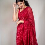 Faria Abdullah Instagram – Ra ra Red-dy ❤️😛

Styled by @officialanahita 
Saree: @thumkaofficial
Pics: @they_call_me_keshu