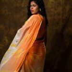 Faria Abdullah Instagram – Mu tho bandh karo uncleeeee 😎 🎻🎻🎻🎻🎻 

Styled by @officialanahita 
Saree: @varuni_couture
Footwear: @septembershoes 
Pic: @infini8stories