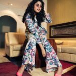 Faria Abdullah Instagram - Those glass broke by the end of the night. I think it’s safe to say usko kisi ki nazar lag gayi 😂 Wearing @whencut_goddamn Stylist @mounikachenna2 Make up @uztheartist Hair @faria_z_ Shot by @manish.akunuri @theoldschoolkid #siima