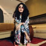 Faria Abdullah Instagram - Those glass broke by the end of the night. I think it’s safe to say usko kisi ki nazar lag gayi 😂 Wearing @whencut_goddamn Stylist @mounikachenna2 Make up @uztheartist Hair @faria_z_ Shot by @manish.akunuri @theoldschoolkid #siima