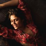 Faria Abdullah Instagram – Tropical woman, 
make you sweat 
She bring the energy, 
You ready, but not yet.
A little fickle, a little coy 
You ask yourself 
You ask why.
How you fell for it 
You’ll never even know 
You’ll get one shot
Try not to blow 

📷 @thariqhussain 
Assisted by @thewhyldchild