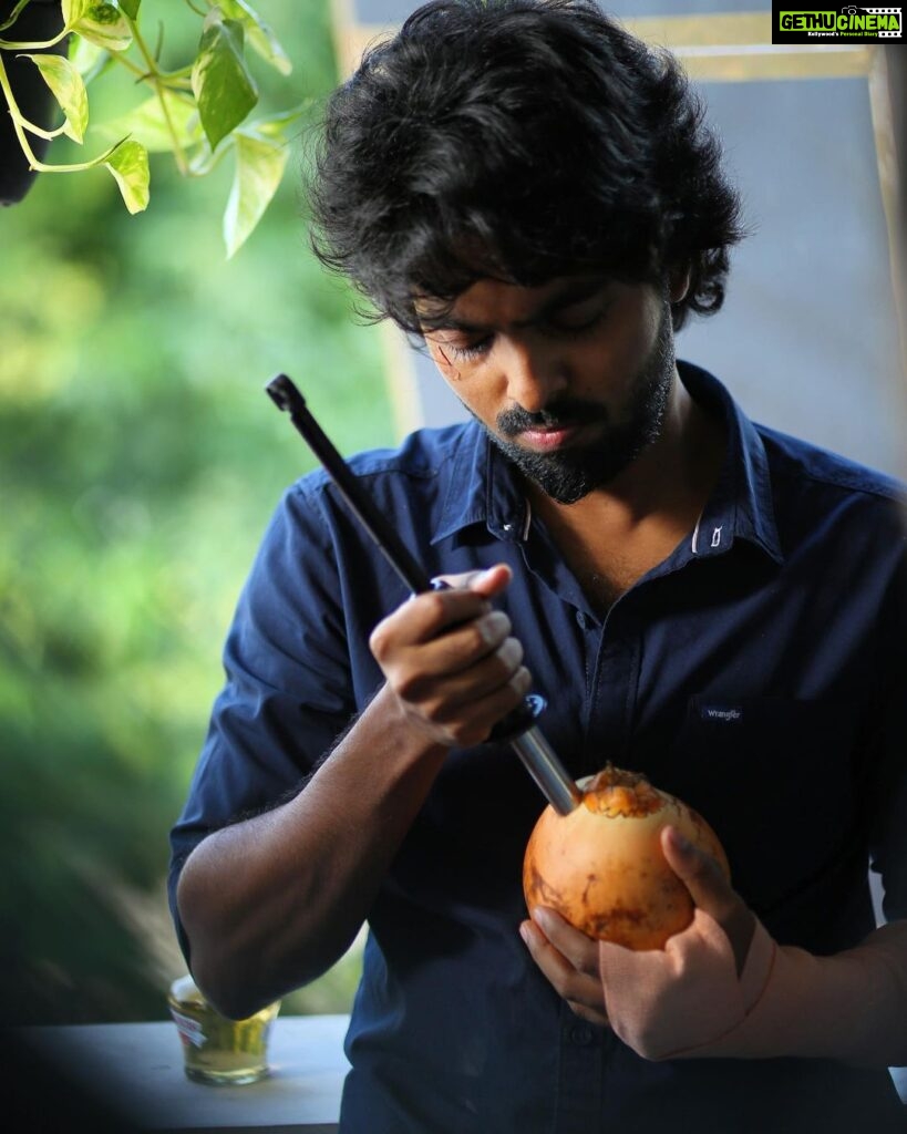 G. V. Prakash Kumar Instagram - #bachelor @ssathishselvakumar #thenieswar @axess_filmfactory @divyabharathioffl #photography