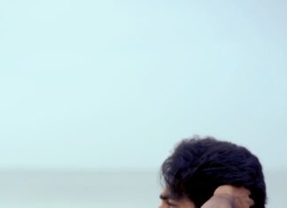 G. V. Prakash Kumar Instagram - In ur light I learn to love ❤️✨🌙 #reels #reel #love Styled by @thoorigaikabilan Shot by @prachuprashanth Location @icchennai . . @vision.shopping @edisan_makeover