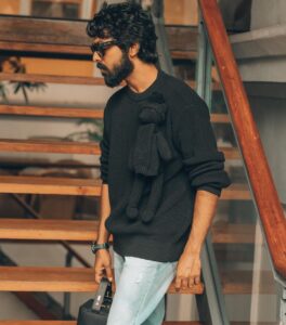G. V. Prakash Kumar Instagram - “Say Hello to my friend from @louisvuitton ”

📷: @Azhar_Photography
Hair: @DevSakthivel
Makeup: @Mari_Makeup_Artist_Studio
Location: @LeDupleix.Pondicherry

#MensPopUp #Menswear #LouisVuittonBangalore #LouisVuittonUBCity #louisvuitton