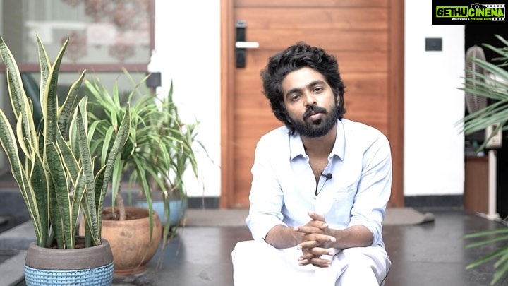 G. V. Prakash Kumar Instagram - இதுதான் எங்க வீடு! ஏசியன் பெயிண்ட்ஸுடன் பொங்கல் கொண்டாட்டம். ஏசியன் பெயிண்ட்ஸ்’ன் அல்டிமா புரொட்டெக், வீட்டுக்கே லேமினேஷன்! #AsianPaints #UltimaProtek #Lamination #Pongal