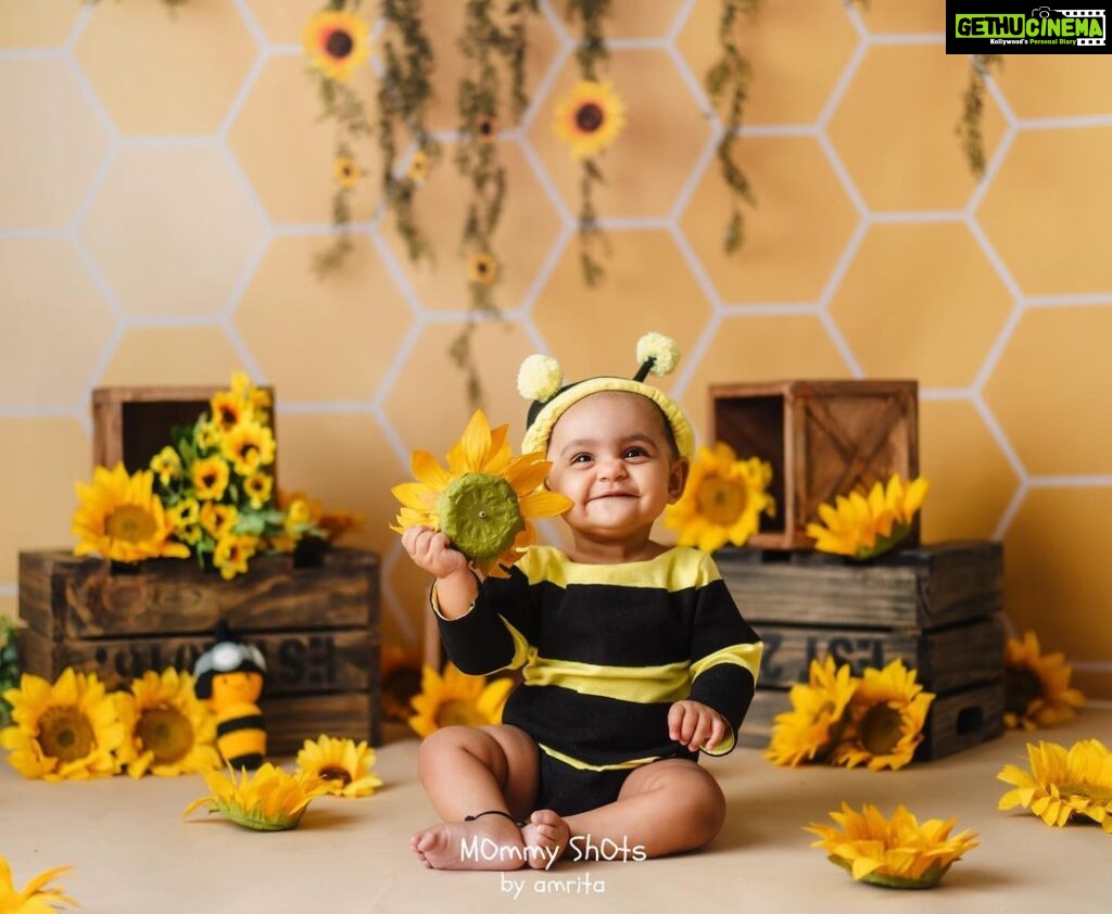 G. V. Prakash Kumar Instagram - Happy pongal from #anvi ... this bumble bee ❤️ shot by @mommyshotsbyamrita