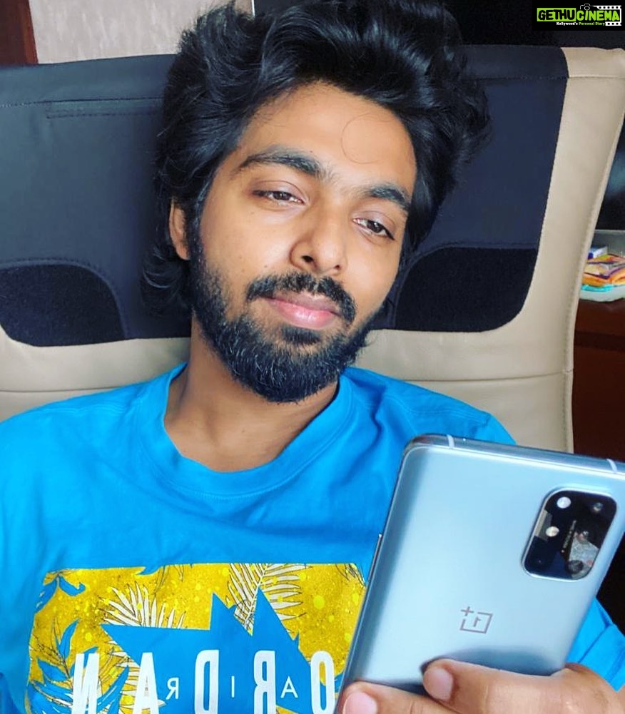G. V. Prakash Kumar Instagram - Super-fast charging and the smoothest screen I’ve ever played with! Can’t believe it’s this affordable too. Check out the new OnePlus 8T 5G at your nearest OnePlus Experience Store today! #UltraStopsAtNothing @oneplus_india Get yours at the nearest OnePlus Stores, Reliance Digital & My Jio Stores. It will also be available at Croma, Poorvika, Chennai Mobiles and Supreme stores. Follow and tag #OnePlus8T5G #UltraStopsAtNothing, @reliance_digital