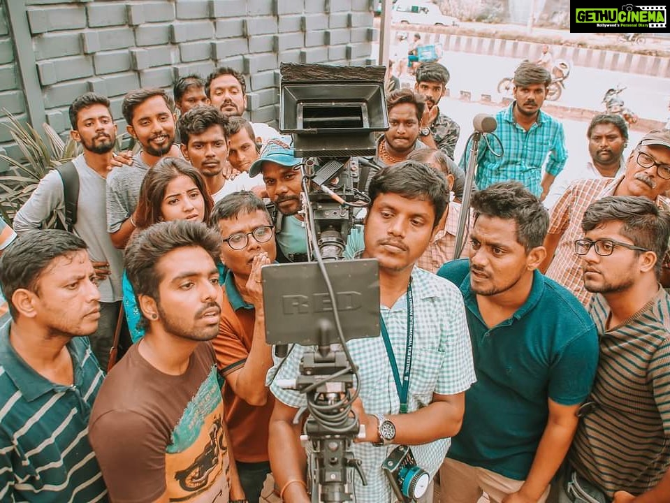 G. V. Prakash Kumar Instagram - 1 year of #sivappumanjalpachai #madhan #poonai #kavin #rajasekar #sasi #rameshpillai #red