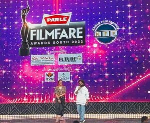G. V. Prakash Kumar Instagram - Enga irukkuda vaanam adha ettipudikkalaam naamum …. #FilmfareAwards2022 best music album for the year 2020 and 2021 … thanks team #SooraraiPottru @Sudha_Kongara @Suriya_offl @2D_ENTPVTLTD @rajsekarpandian #Jyothika @filmfare