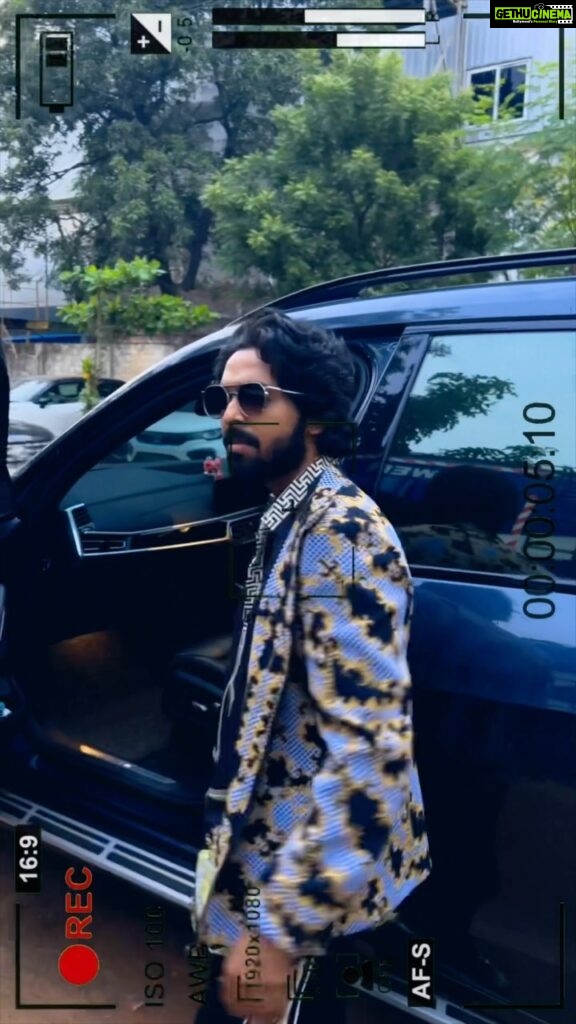 G. V. Prakash Kumar Instagram - Get ready to go #PatakPatak reel 🔜 🔥 #1MinMusic @sonymusic_south @instagram
