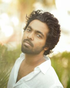 G. V. Prakash Kumar Instagram - Thank you universe … ever grateful ✨💫 thank u all .. cam by @kanmaniphotography styled by @vynod.sundar .. hair by @devsakthivel … @gdinesh111 #love #photography
