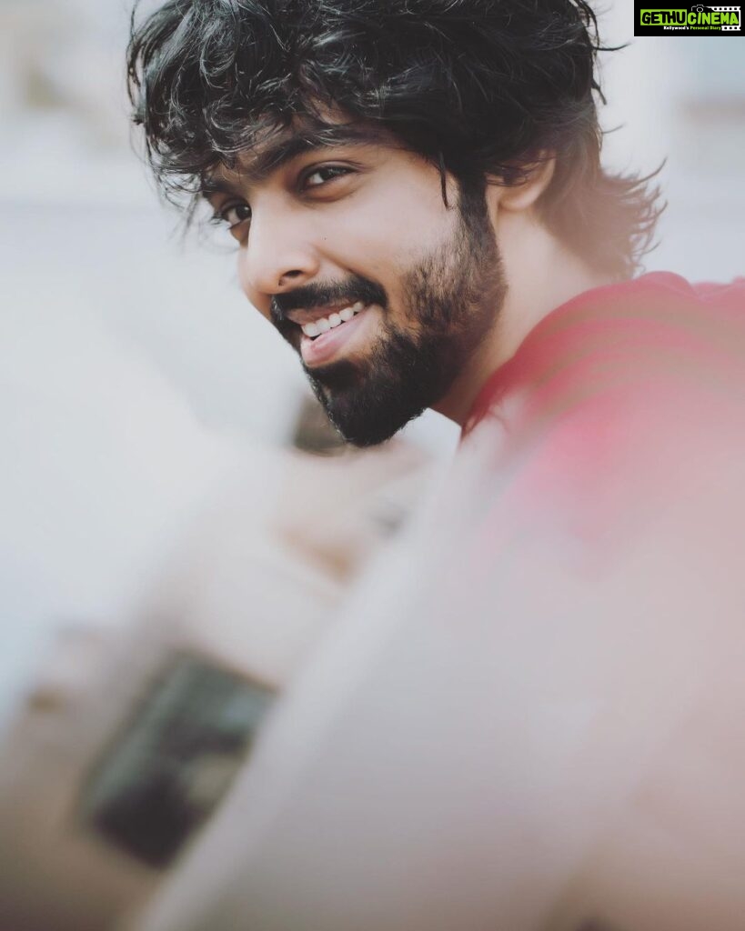 G. V. Prakash Kumar Instagram - Just smile .. shot by @soozanapvan @off____white