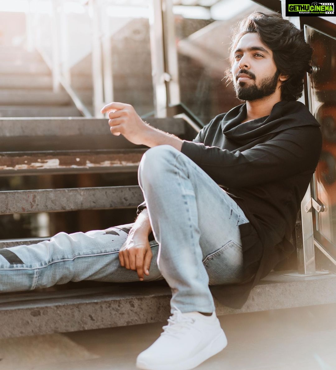 G. V. Prakash Kumar - 199.4K Likes - Thinking of u keeps me awake ✨💫❤️…
#love #passion #photography
