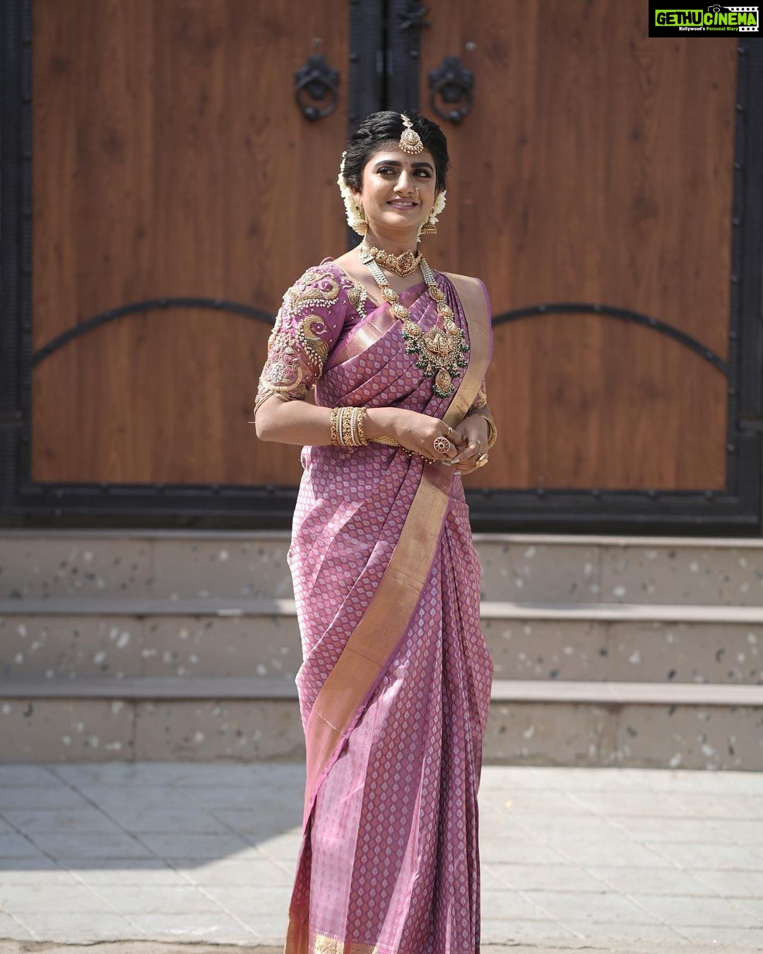 Gabriella Charlton Instagram - Wedding bells are ringing in Eeramana Rojave 2 😍 Gorgeous saree and aari work blouse @sdduniqueboutique_97 Jewellery @new_ideas_fashions Makeup @murugeshmakeup_hair Hair by @farhaa_makeupartist Photography @pugazhhhh