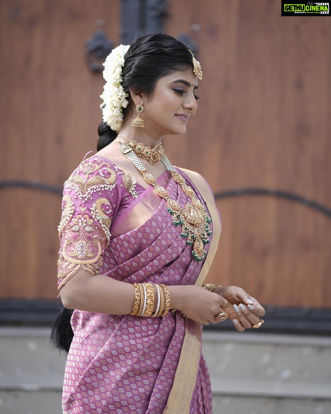 Gabriella Charlton Instagram - Wedding bells are ringing in Eeramana Rojave 2 😍 Gorgeous saree and aari work blouse @sdduniqueboutique_97 Jewellery @new_ideas_fashions Makeup @murugeshmakeup_hair Hair by @farhaa_makeupartist Photography @pugazhhhh
