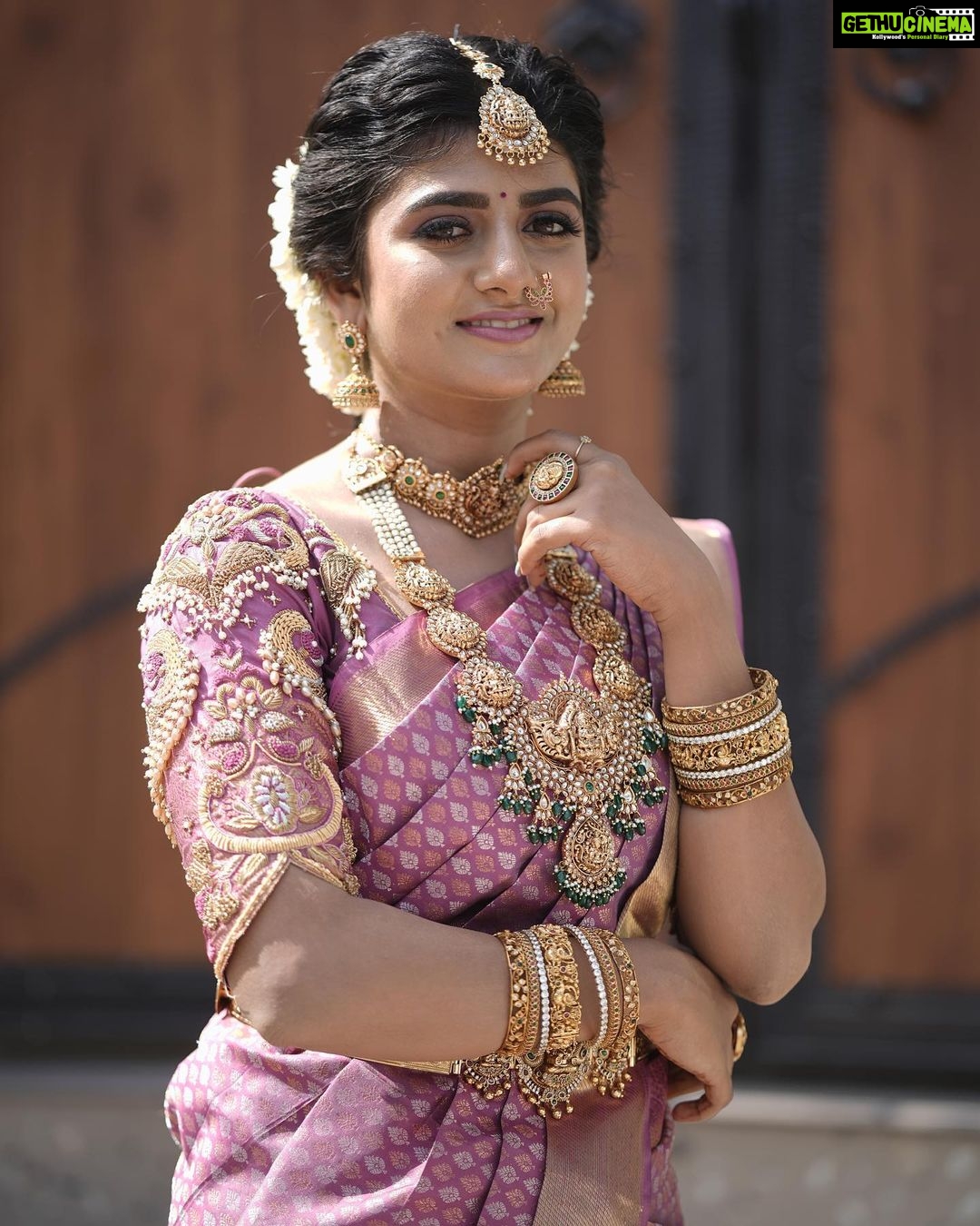 Gabriella Charlton Instagram - Wedding bells are ringing in Eeramana Rojave 2 😍 Gorgeous saree and aari work blouse @sdduniqueboutique_97 Jewellery @new_ideas_fashions Makeup @murugeshmakeup_hair Hair by @farhaa_makeupartist Photography @pugazhhhh
