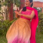 Gabriella Charlton Instagram - Who doesn’t love this song? It was my first take so don’t mind my excitement 🙈 @sdduniqueboutique_97 chudidhar’s make me move so well! #eeramanarojave2 #kavya